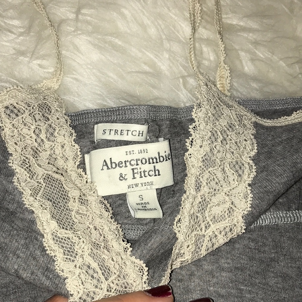 Abercrombie tank size small